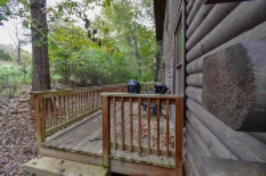 Cabin 115, Luxury 6 bedroom, 3 bath cabin minutes from Downtown Lexington!