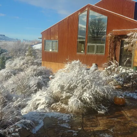 Rusty Guest House: Solitude at Zion National Park.