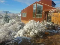 Rusty Guest House: Solitude at Zion National Park.