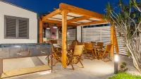 Sunshine's House, Beautiful Villa With Swimming Pool Close ToThe Beach, Sun&Relax
