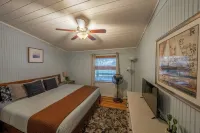 Luxury WATERFRONT home with HEATED POOL AND SPA Sleeps 28+