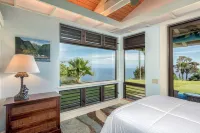 Luxury 4Br Estate with Ocean Views, Pool, Slide & Gourmet Kitchen- Waipio Heaven