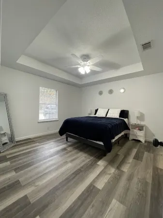 Fully Renovated Cozy Family Retreat Home! Отели в г. Глинн