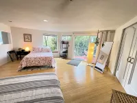 Pdx Penthouse with Stunning Mountain and River Views! Hotels near Elk Rock Garden