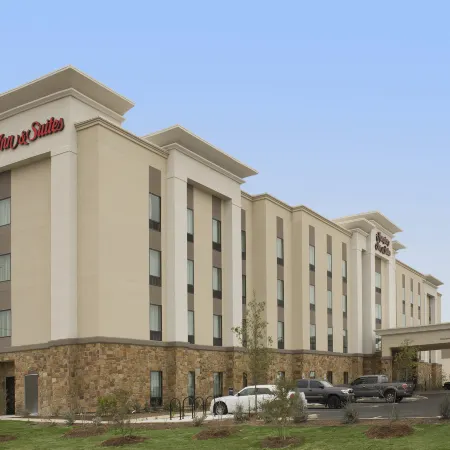Hampton Inn & Suites by Hilton San Antonio Lackland AFB SeaWorld Отели рядом с достопримечательностью «Аквапарк Акватика в Сан-Антонио»