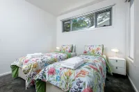Serenity HG4: Brand New Town House with absolute NP frontage and superb views