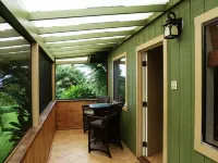 Great location between Hana Town and Hamoa Beach, private, family-friendly Hotels in Hana