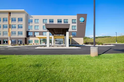 Tru by Hilton Lexington - piscina