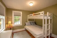 Downtown North Conway Village House