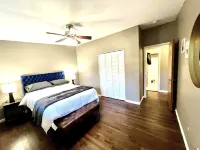 Cozy 3-Bedroom 1 Mile to Downtown & Michigan Stadium w/ Free Parking - balkon