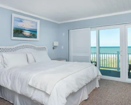 Licensed Totally Remodeled (2020Oceanfront Townhome with ocean views Hotels in Indialantic