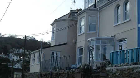 Lanescot, 1,Harbour View Apartments, North Road, West Looe