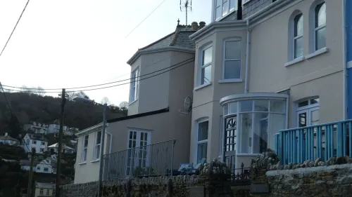 Lanescot, 1,Harbour View Apartments, North Road, West Looe