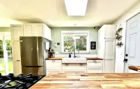 Charming, Newly updated 3 BR Home on a corner lot in Mount Vernon