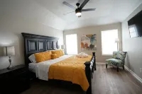 4 Bedroom-2 King Beds GREAT location, minutes to AT&T Stadium and DFW Airport!