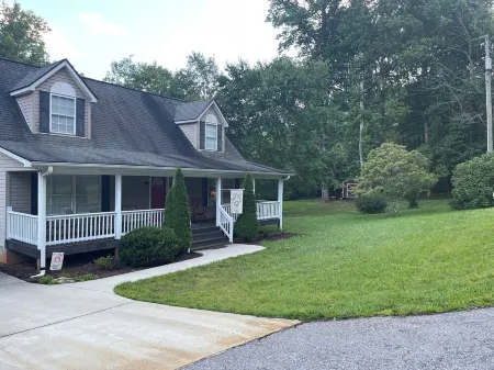 A Restful Creekside Getaway