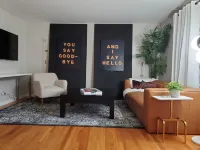 2CHICAGO Train 1MI/WIFI/KING/Free parking/Fox River Bike Trail