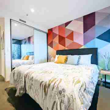 Stylish oasis in the heart of Canberra CBD, free parking Rooms