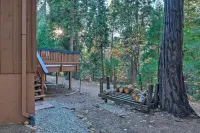 Spacious cabin with AC, private lake, hot tub, movie room