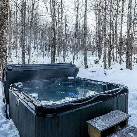 Vermont Summer Escape - Sleeps 8 with FirePit, Hot Tub, and Pet Friendly!
