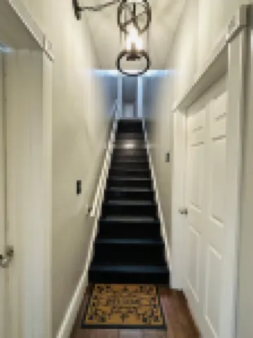 5 minutes from the Ark! Pet friendly