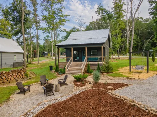 Sparks Fly / The Retreat at Water's Edge / 2 Kayaks, 1 Canoe, 1 Paddle Board Hotels in Tracy City