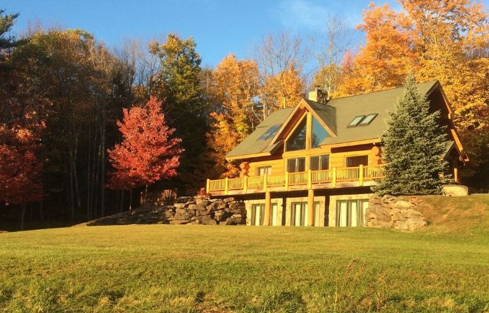Luxury Log Cabin-Windham Mountain.  Amazing sunsets, large lawn, deck, fireplace