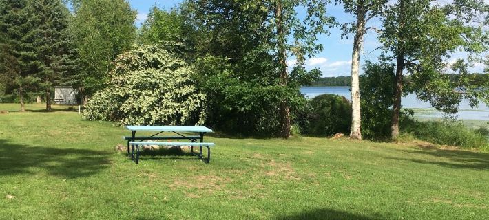 Ferguson Farmhouses on Oak Lake with 176 feet of shoreline in Kerrick Minnesota. Hotels in Pine County