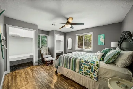 Remodeled cabin on Grand Lake with boat slip and boat dock.  Pet-Friendly!