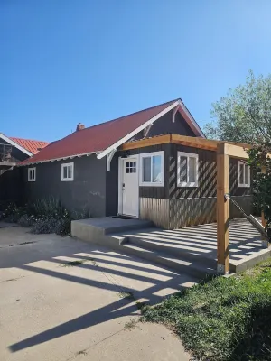 Modern Comfort in Downtown Victor