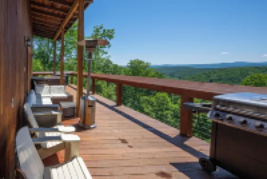 50 mile views into NR Gorge, recently renovated,  6000 sq ft