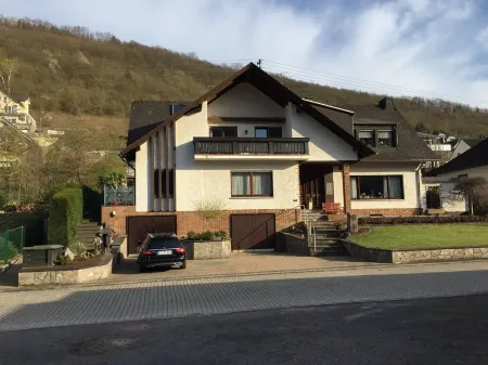 Ferienwohnung Unter dem Schild Отели в г. Майен-Кобленц