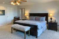 Bass Lake Heights - retreat with a million-dollar view and gateway to Yosemite.