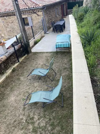 Gîte Charmant Dans Maison Ardéchoise au Coeur des Montagnes Pour Amoureux Nature Отели в г. Ардеш