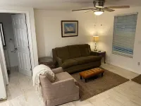 Bradenton duplex near downtown pier, harbor, Riverwalk & beaches. Pet friendly!