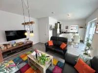 "elstar" - Barrierefreies Ferienhaus mit Carport Terrasse Netflix Free Wifi Hotels in Meppen