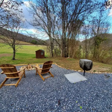 The Banty Rooster - A Couples Getaway in the Mountains of East Tennessee