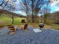 The Banty Rooster - A Couples Getaway in the Mountains of East Tennessee Hotel dekat Brandywine Creek Steakhouse & Tavern