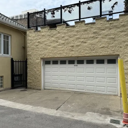 Chicago Bootlegger House Sleeps 11-22 with 3 parking spots