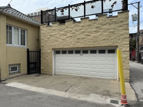 Chicago Bootlegger House Sleeps 11-22 with 3 parking spots