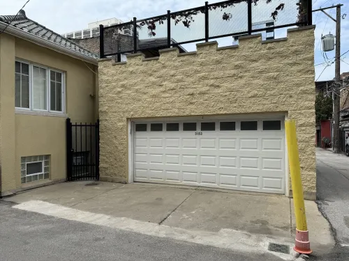 Chicago Bootlegger House Sleeps 11-22 with 3 parking spots - Bungalows
