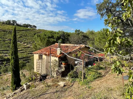 Charm between sea and mountains Отели в г. Ларок-Дез-Альбер