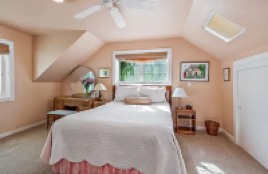 The Maple Apartment at Tudor House Vacation Rentals