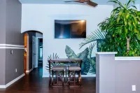 Gorgeous Heated Pool Home Built in 2020 with Jacuzzi- 5.3 mi from INTL Airport…