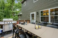 Massanutten Mountaintop, Family Fun Awaits! Hot Tub, Arcade Games, Near Slopes Hotels in Massanutten