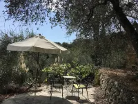 Romantisches Landhaus im Naturgarten/olivenhain mit Eigenem Parkplatz