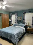 Pet Friendly - 6 mi from National Park, Blossom Music