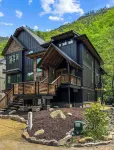 Luxury Vacation Home Right on the Nantahala River in Bryson City NC