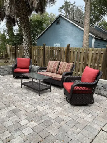 Floridian 4 bedroom home, sleeps 7, walk to downtown