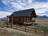 Pet friendly Emigrant Pk Cabin 30 mins - Yellowstone. 5 mins to Chico ht springs